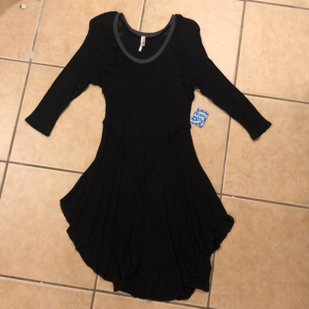 Free people weekend laying tee black